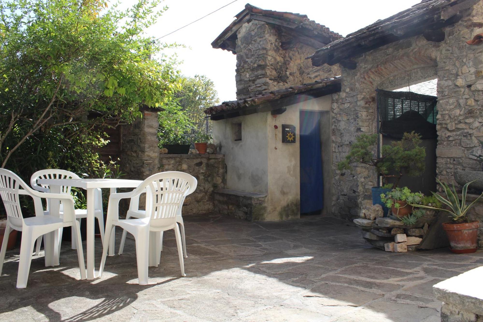 Riva Bianca Castle Holiday Home Lierna Dış mekan fotoğraf