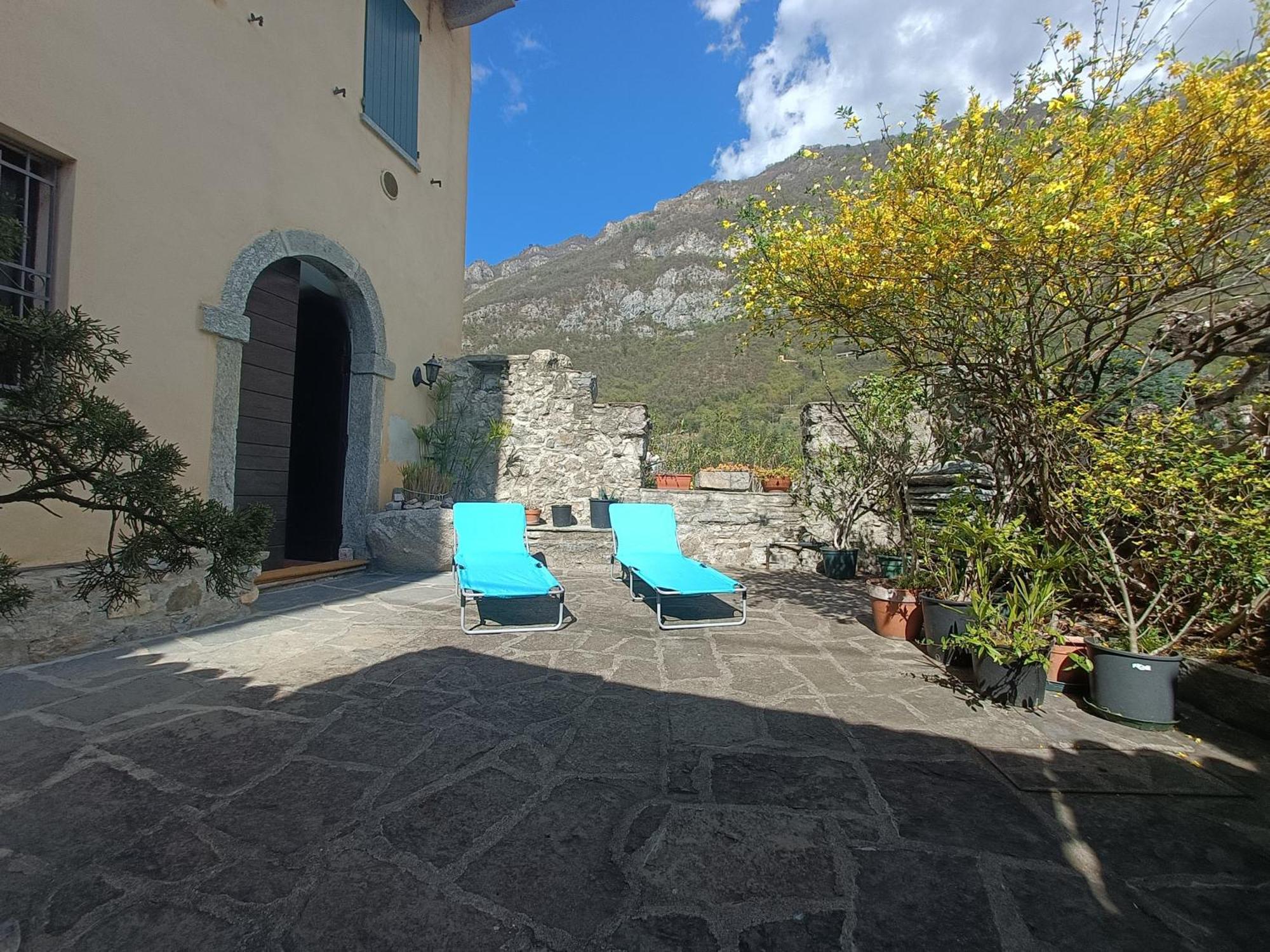 Riva Bianca Castle Holiday Home Lierna Dış mekan fotoğraf