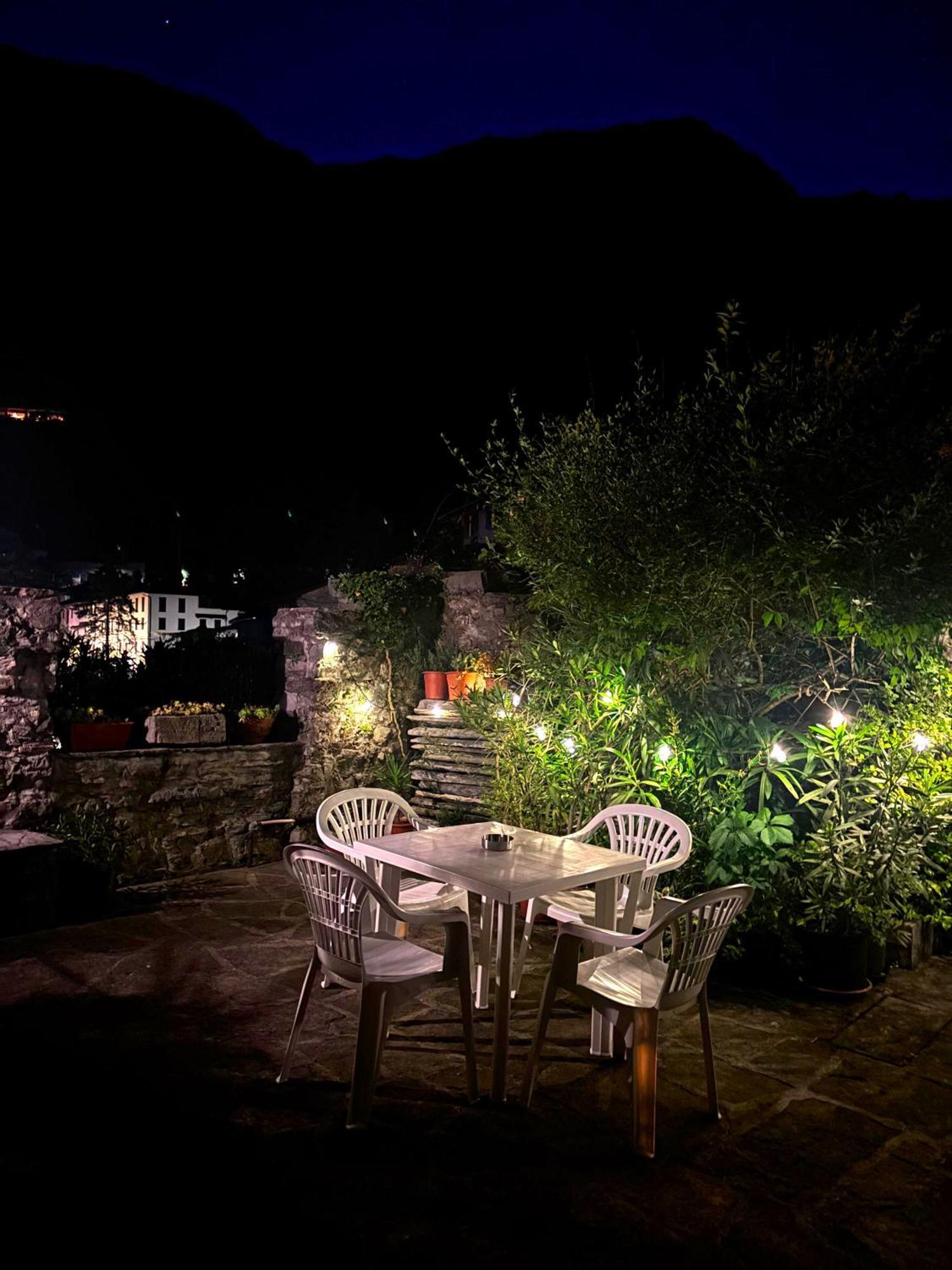 Riva Bianca Castle Holiday Home Lierna Dış mekan fotoğraf